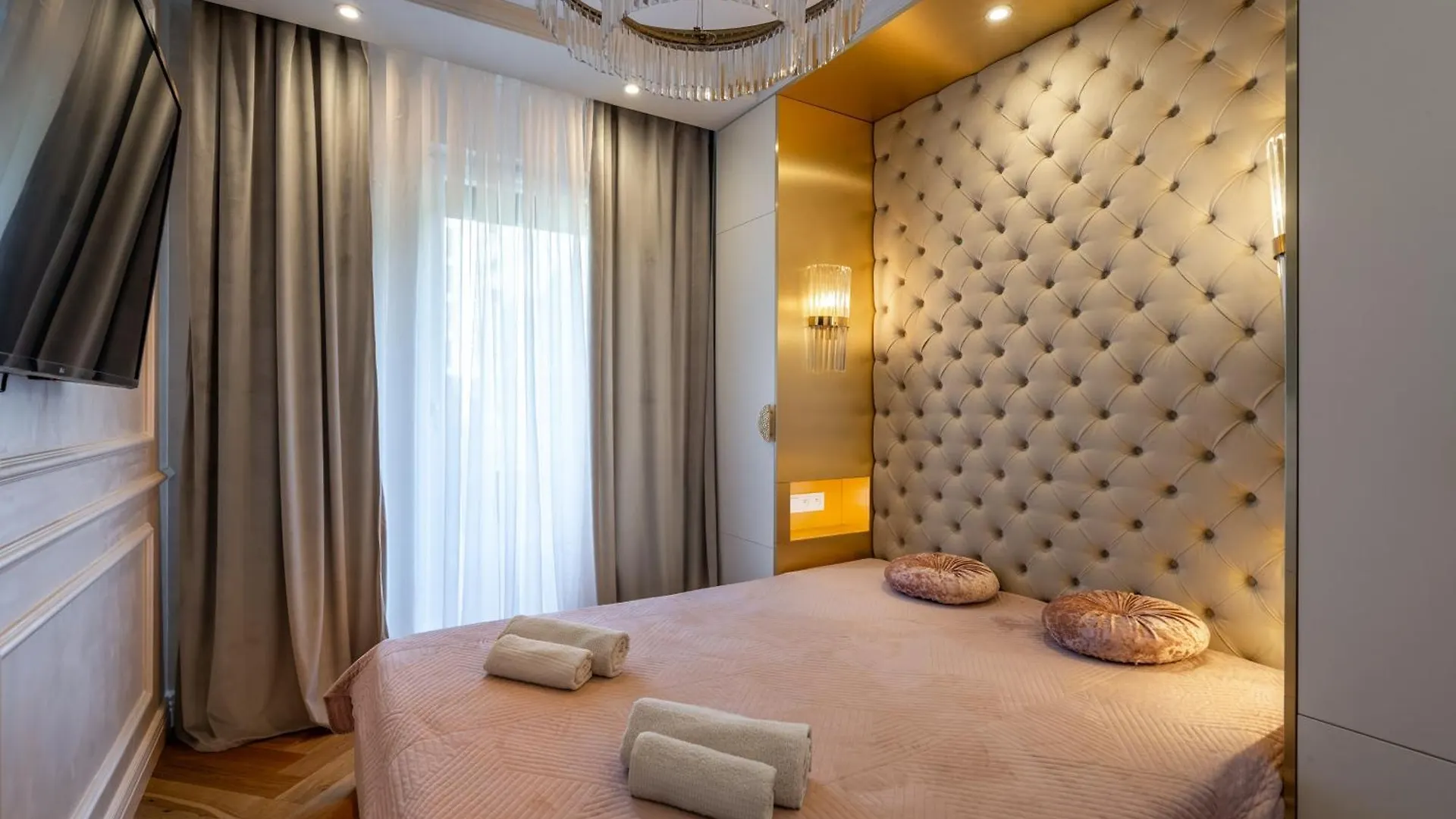 Luxury Gold Apartment Gdansk Poland